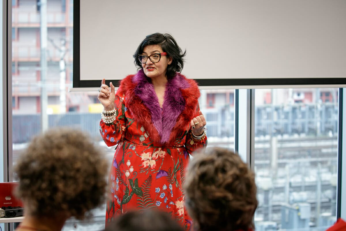 Esther-de-Charon-speech-branding-1-1